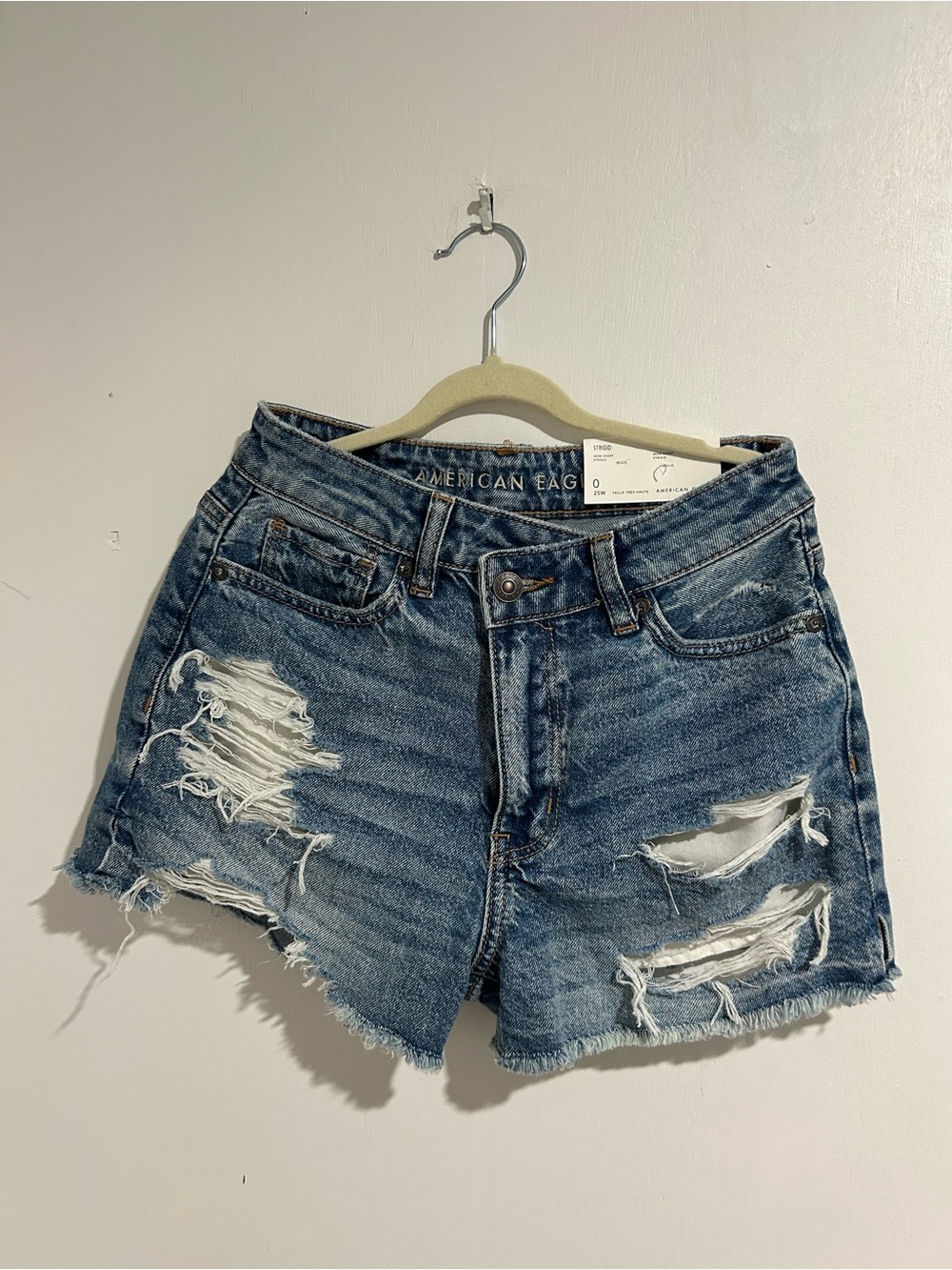 NWT American Eagle STRIGID High-Waisted Ripped Denim Mom Shorts Size 0 / 25W